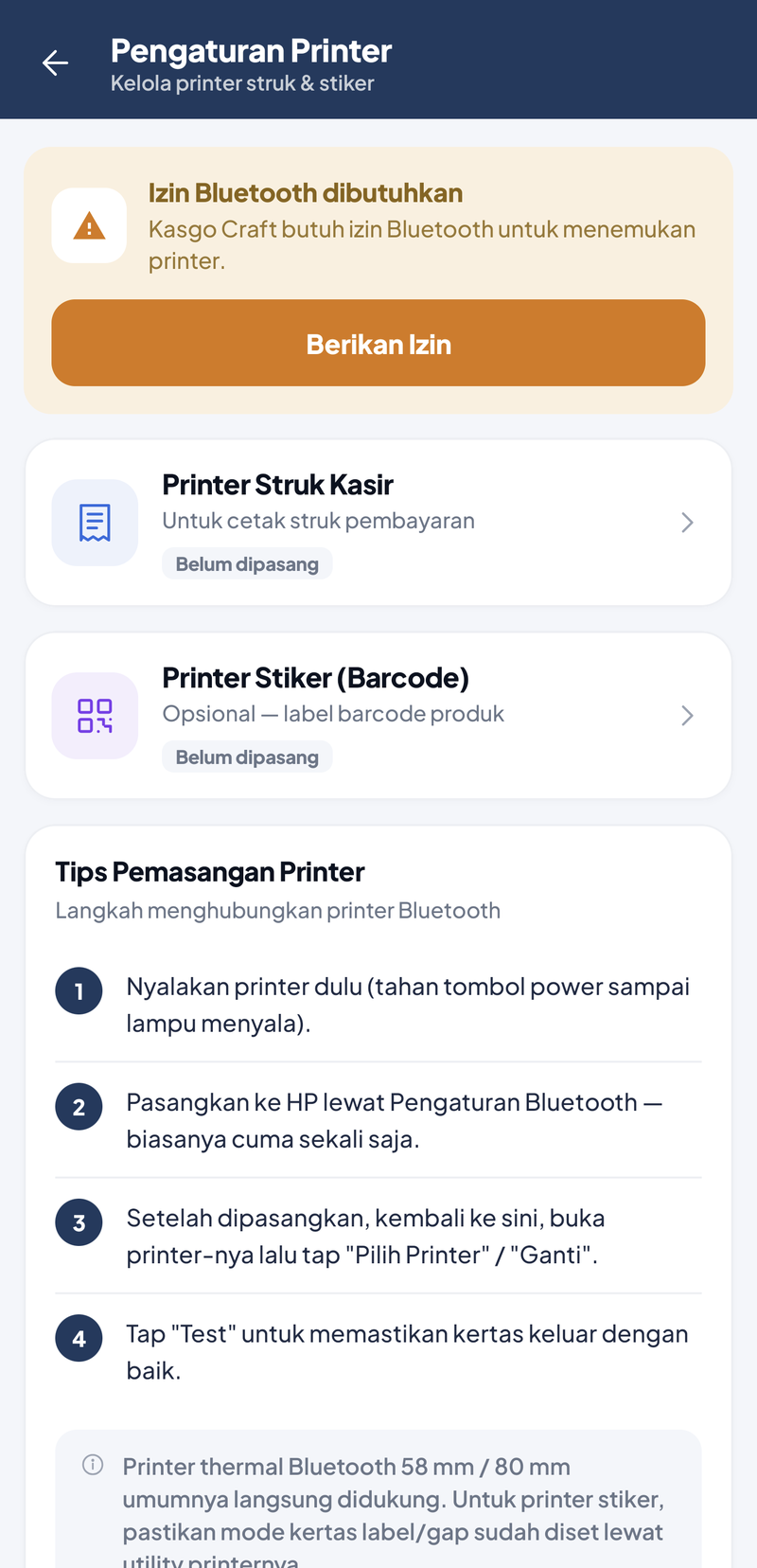 Pengaturan Printer, Kelola printer struk & stiker: kartu kuning Izin Bluetooth dibutuhkan dengan tombol Berikan Izin, kartu Printer Struk Kasir dan Printer Stiker (Barcode) sama-sama berlabel Belum dipasang, lalu Tips Pemasangan Printer 4 langkah dan catatan printer thermal Bluetooth 58 mm / 80 mm umumnya langsung didukung